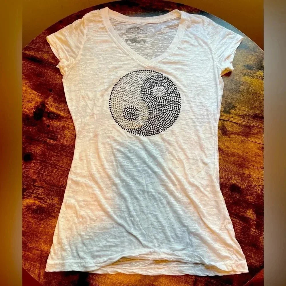 Vintage Havana | ladies embellished t-shirt. Size: L